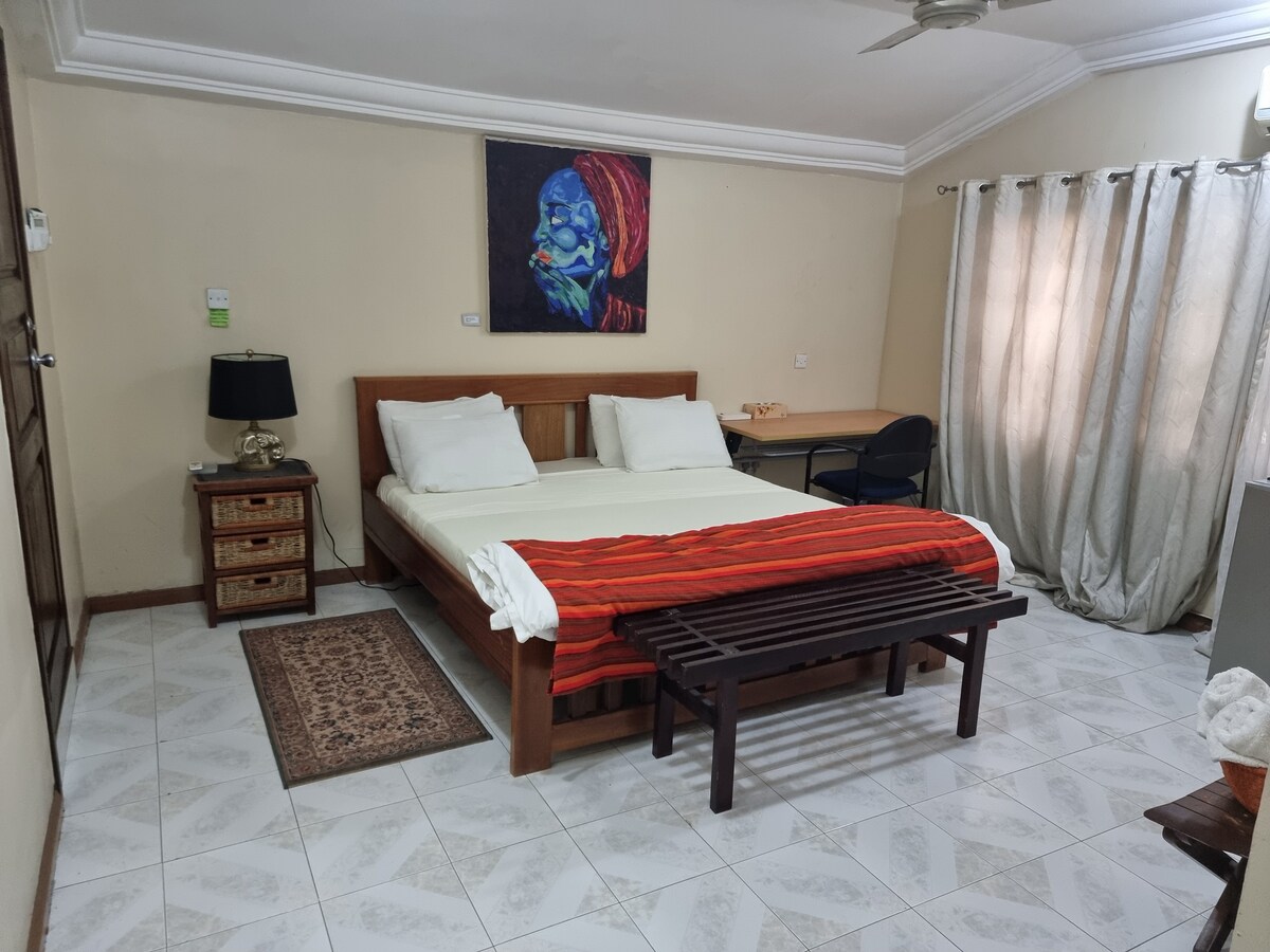 Bedroom (e) & Pool Near Univ. of Ghana & Airport