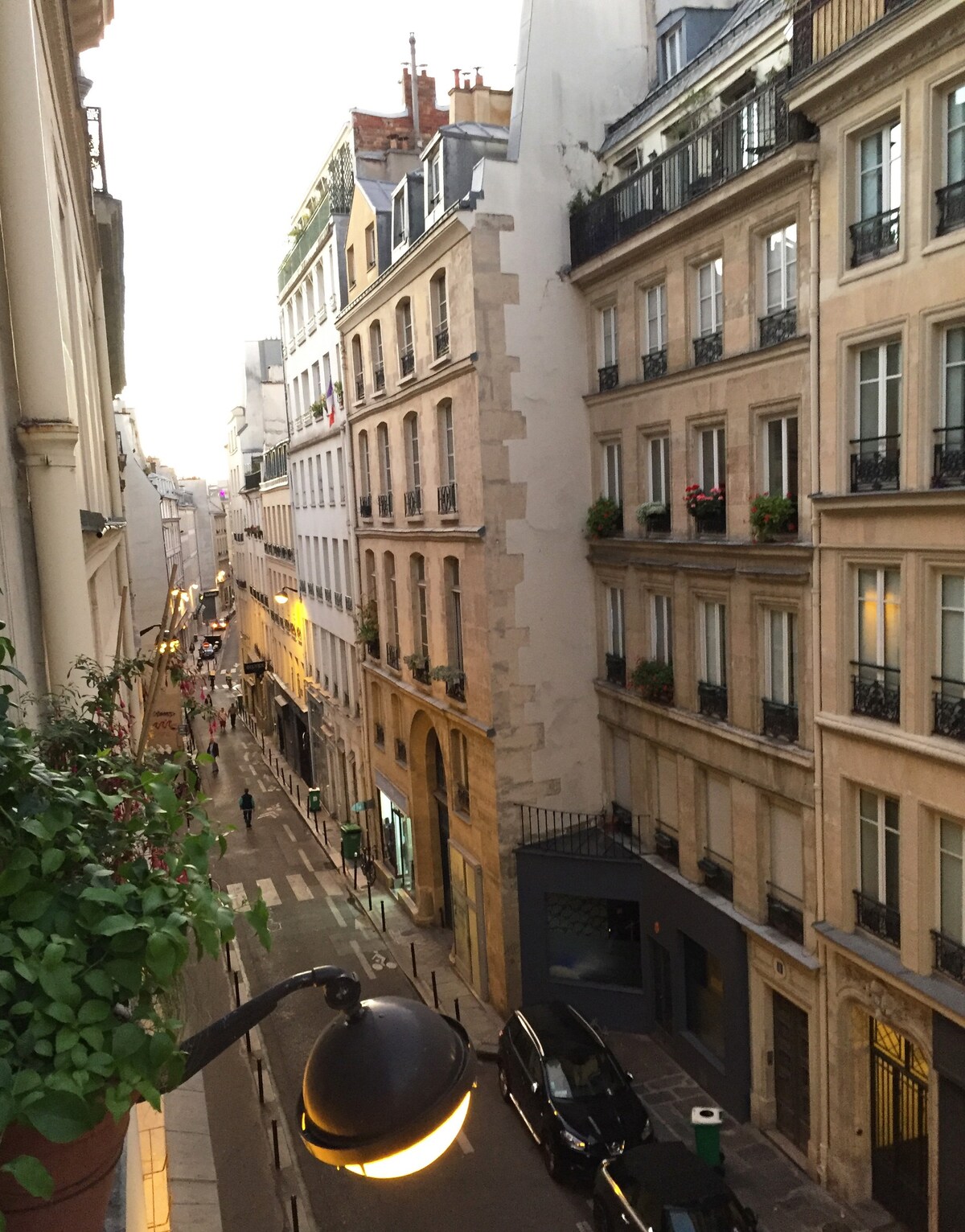 房间街景-巴黎中部历史悠久