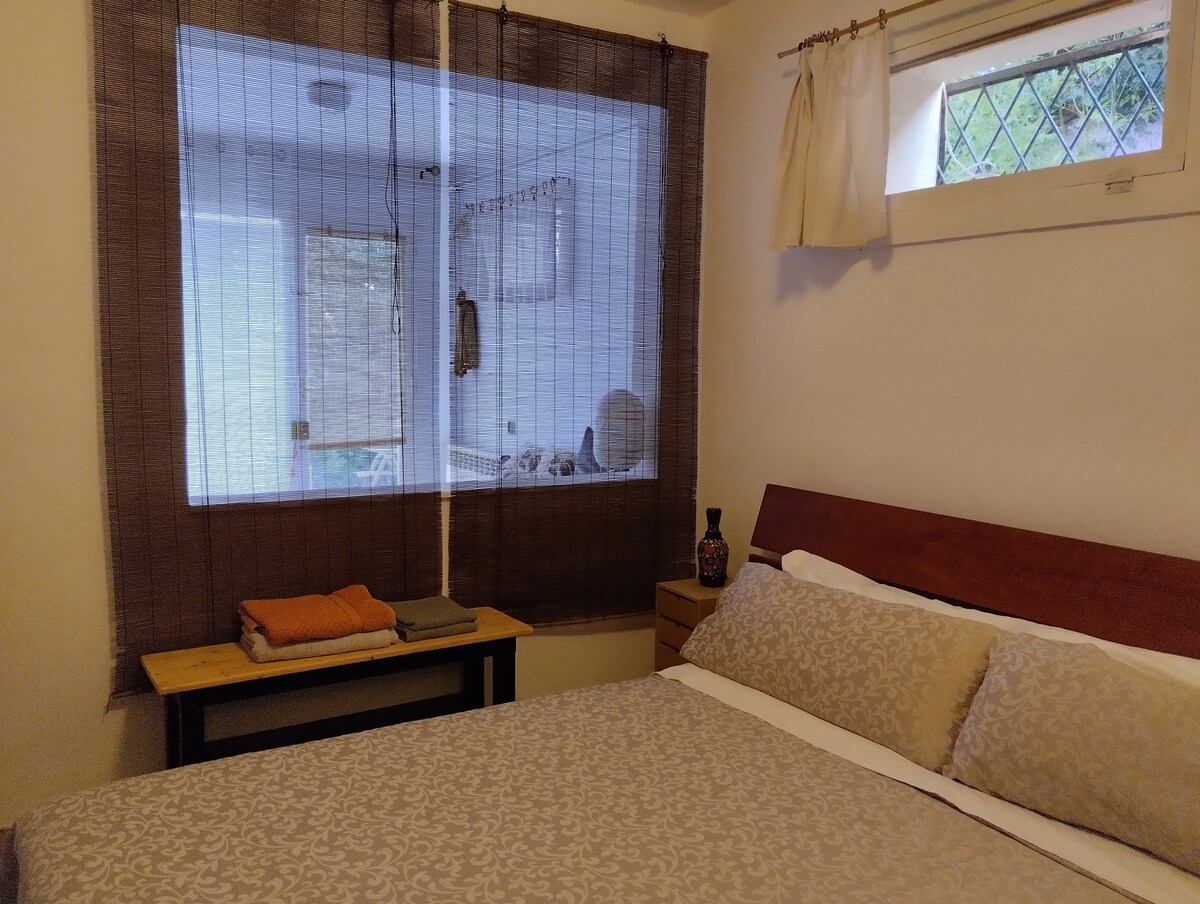 圣卡加特（ Sant Cugat ）的舒适单间公寓。