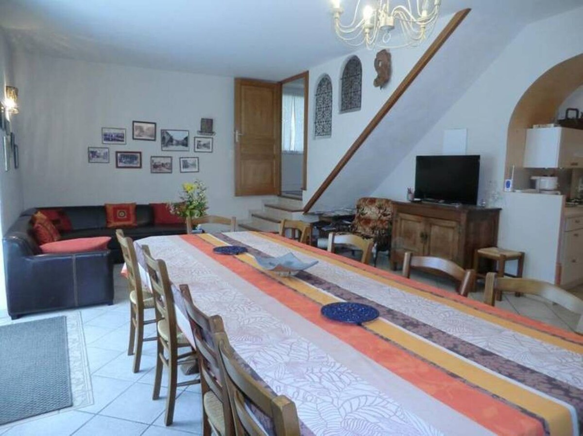 Spacious cottage ideal for family or friends