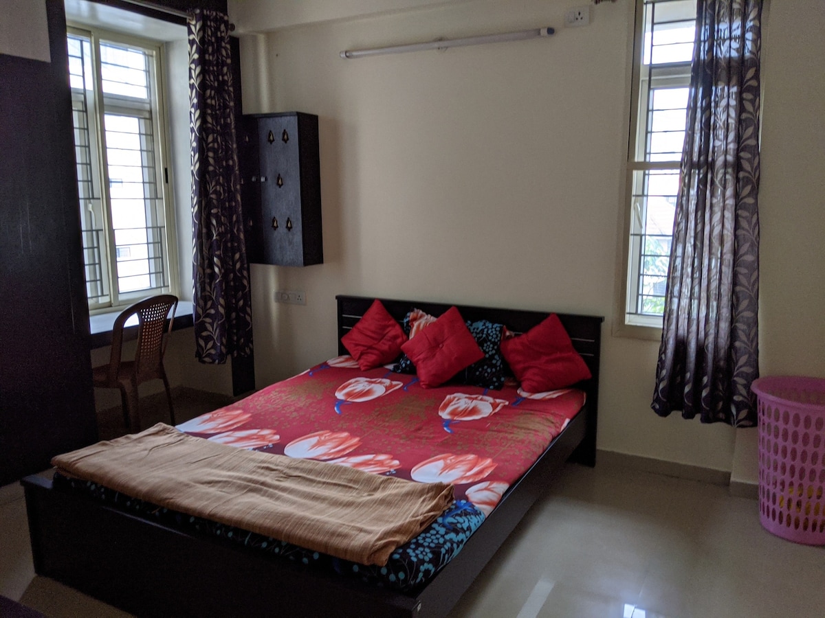 2bhk fully furnished spacious flat