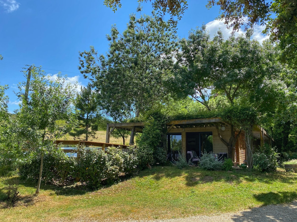 Ecolodge, calme et nature, piscine privée chauffée