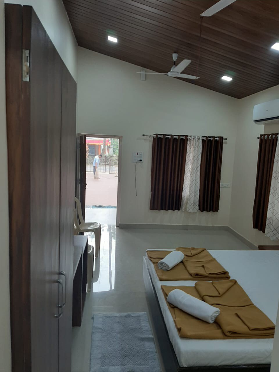 Saffron House with 2 Bedroom near Nandgaon Beach