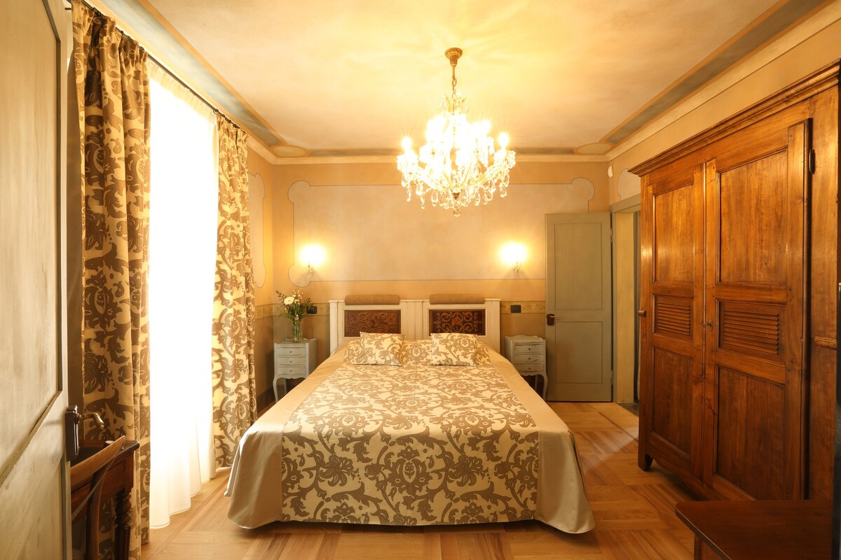 Giobatta别墅（ Villa Giobatta ）中的Barolo 4公寓