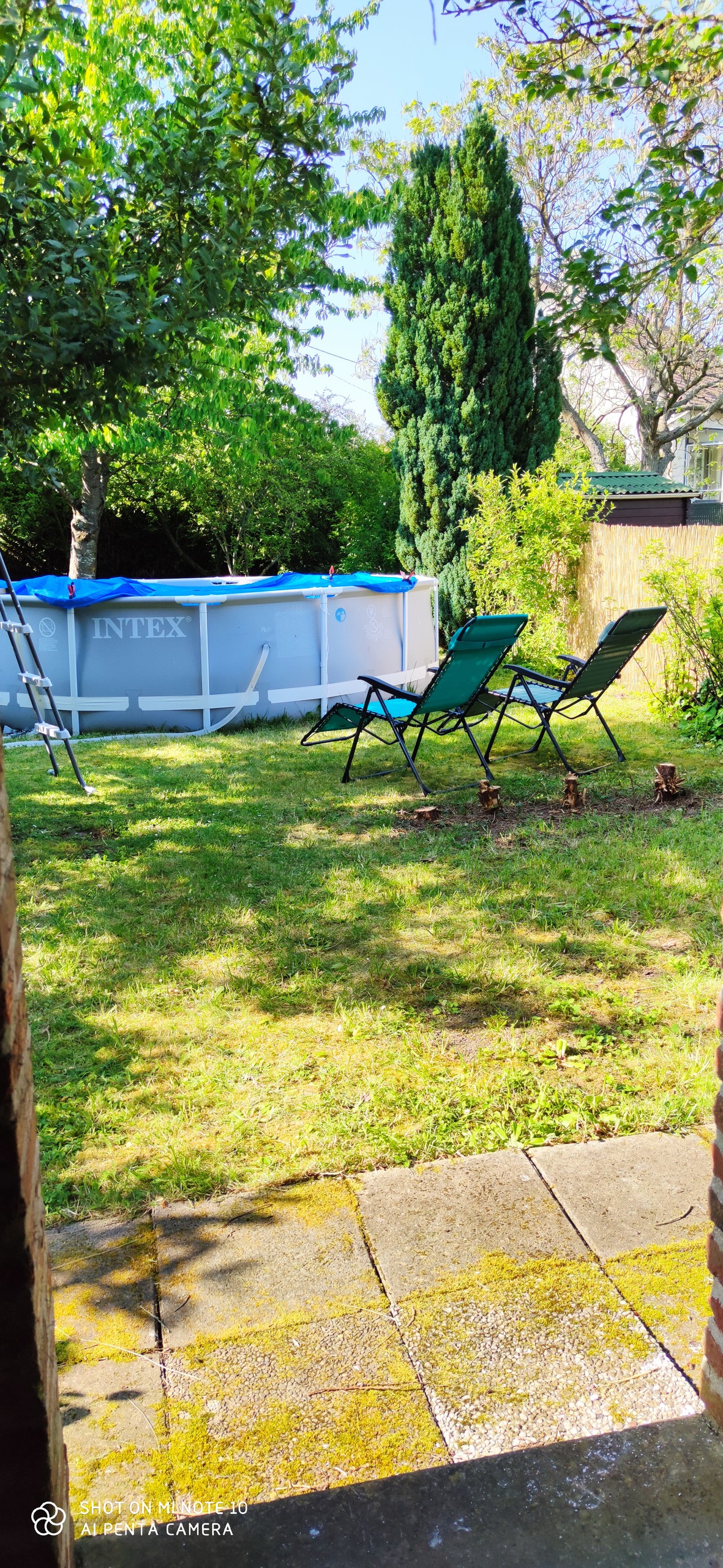 Maison avec jardin et piscine. 6 pers + lit bébé.