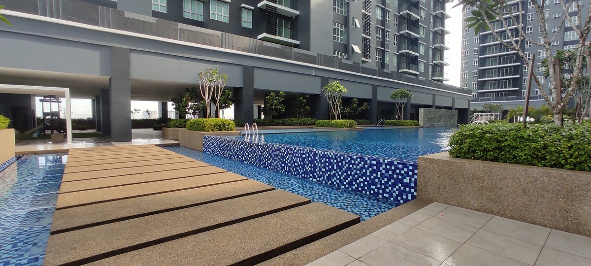 Bukit Rimau网红泳池景公寓
