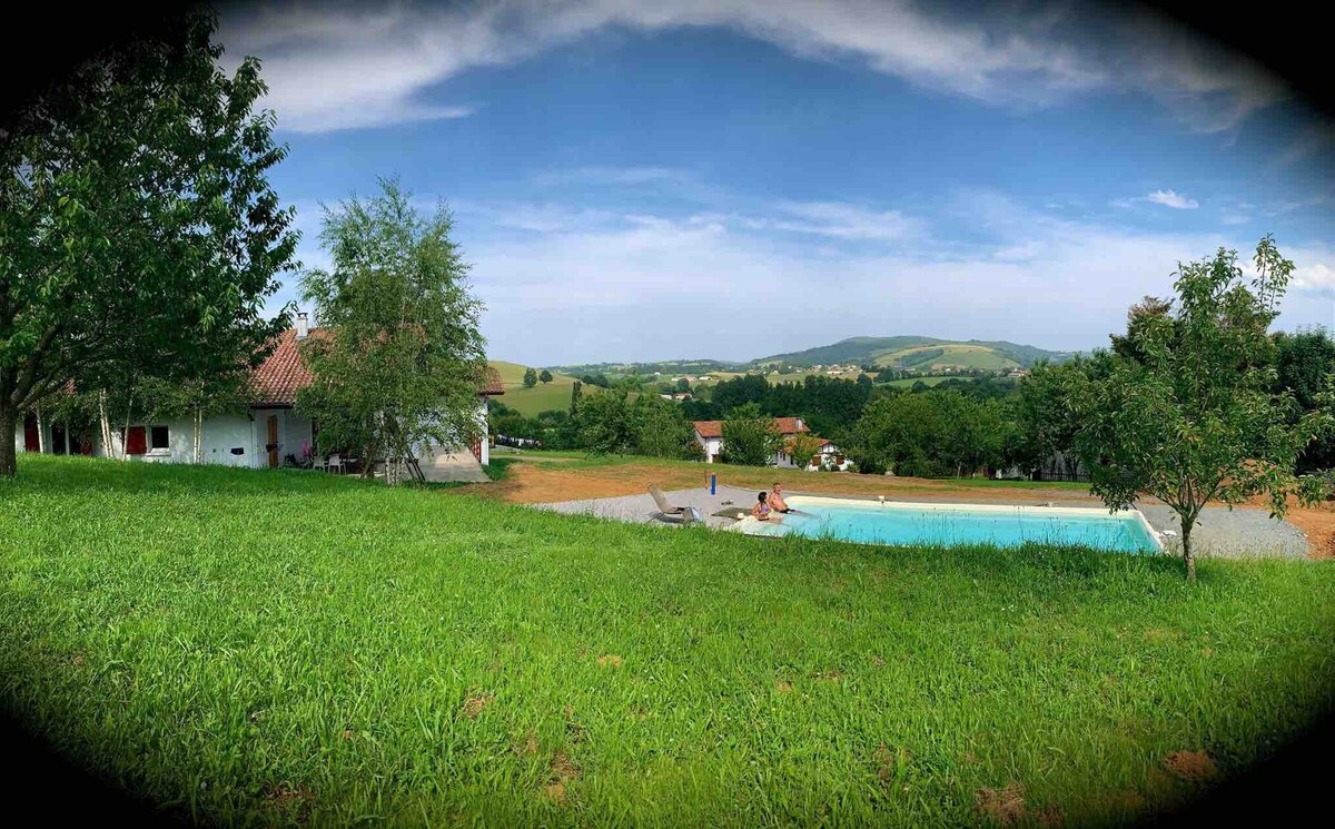 Maison Laina pays basque piscine et spa  (option )