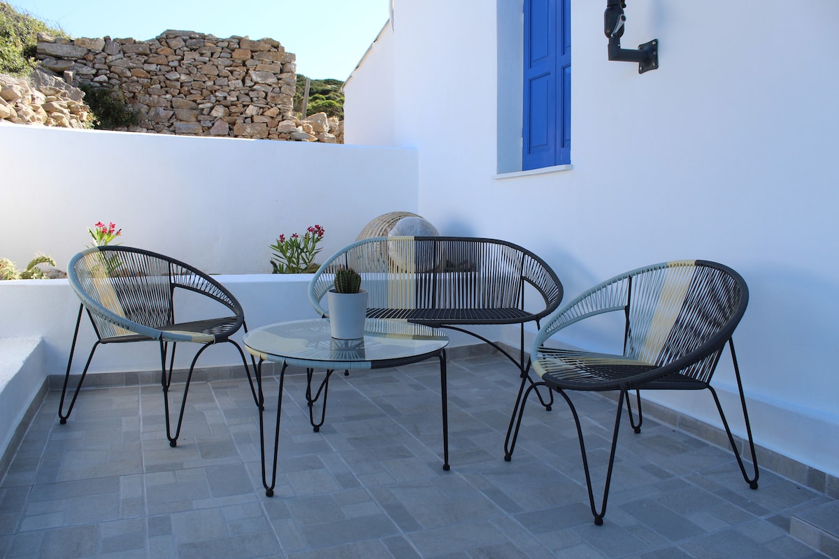 Cycladic Villa in Amorgos Island (Maison Shiro)