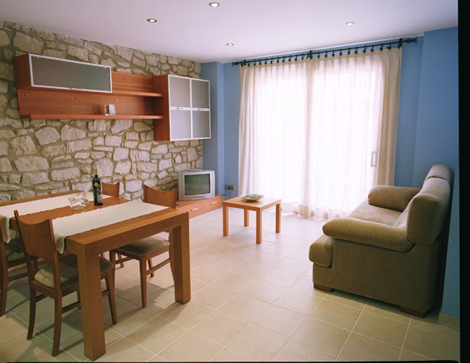 APARTAMENTOS RURALES CELLER PIÑOL