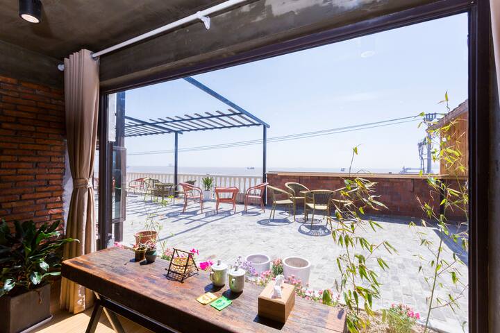 上海金山嘴渔村 十三间舫民宿 海景大床房