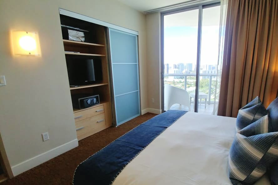 SUNNY ISLES Ocean VIEW酒店酒店房间！ ！ ！ （ +酒店费用）