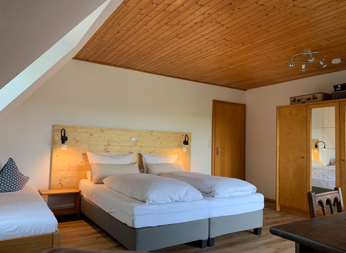 3-Bett-Zimmer im 4 * Ferienhaus