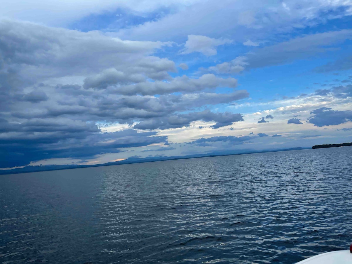 Renovated Home On Lake Champlain With A Pool