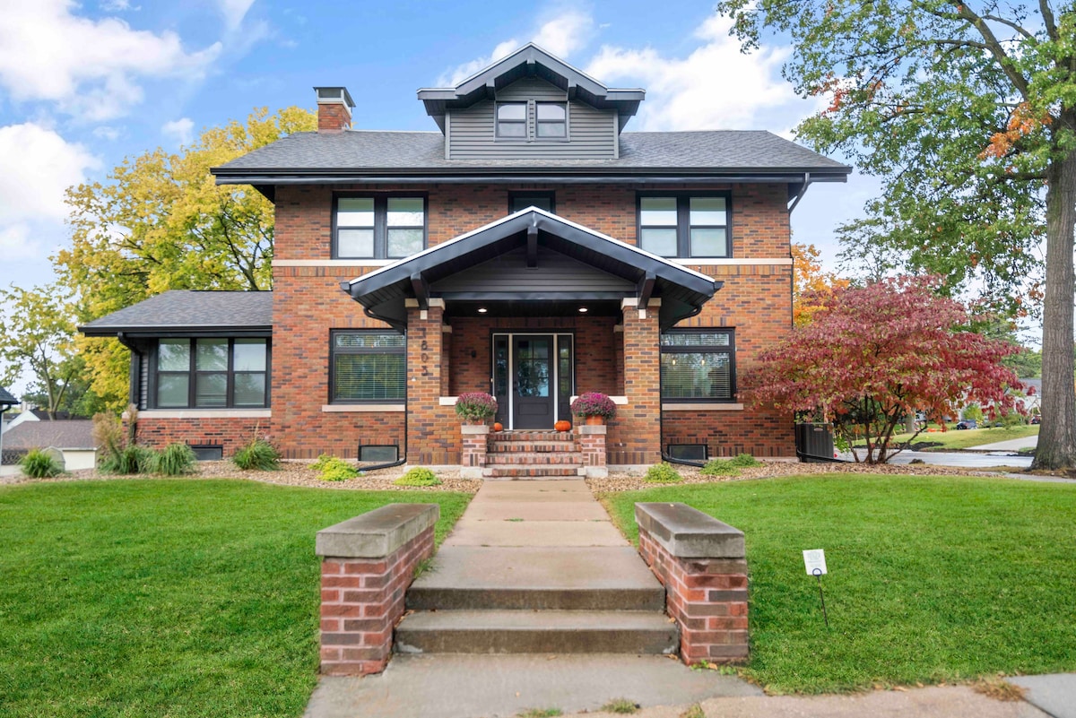 Gorgeous 5 bedroom, remodeled, historic home