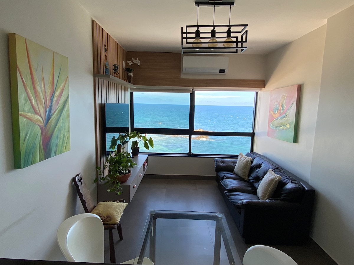 Apartamento moderno com espetacular vista ao mar