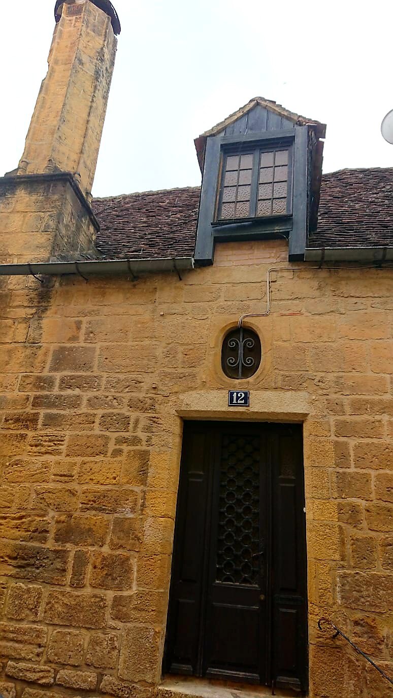 位于中世纪城市的13-15世纪住宅。