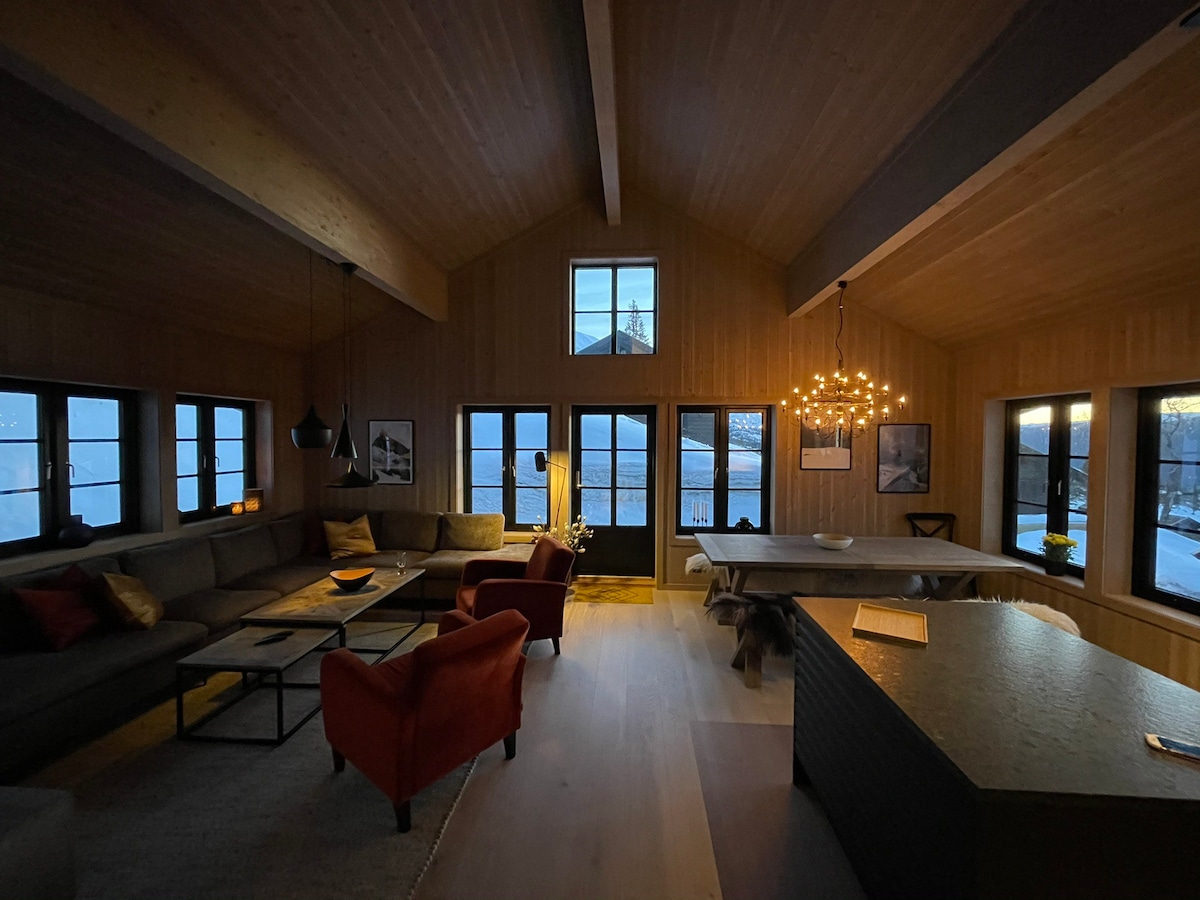 New and cosy Mountain Cabin - ski in/out