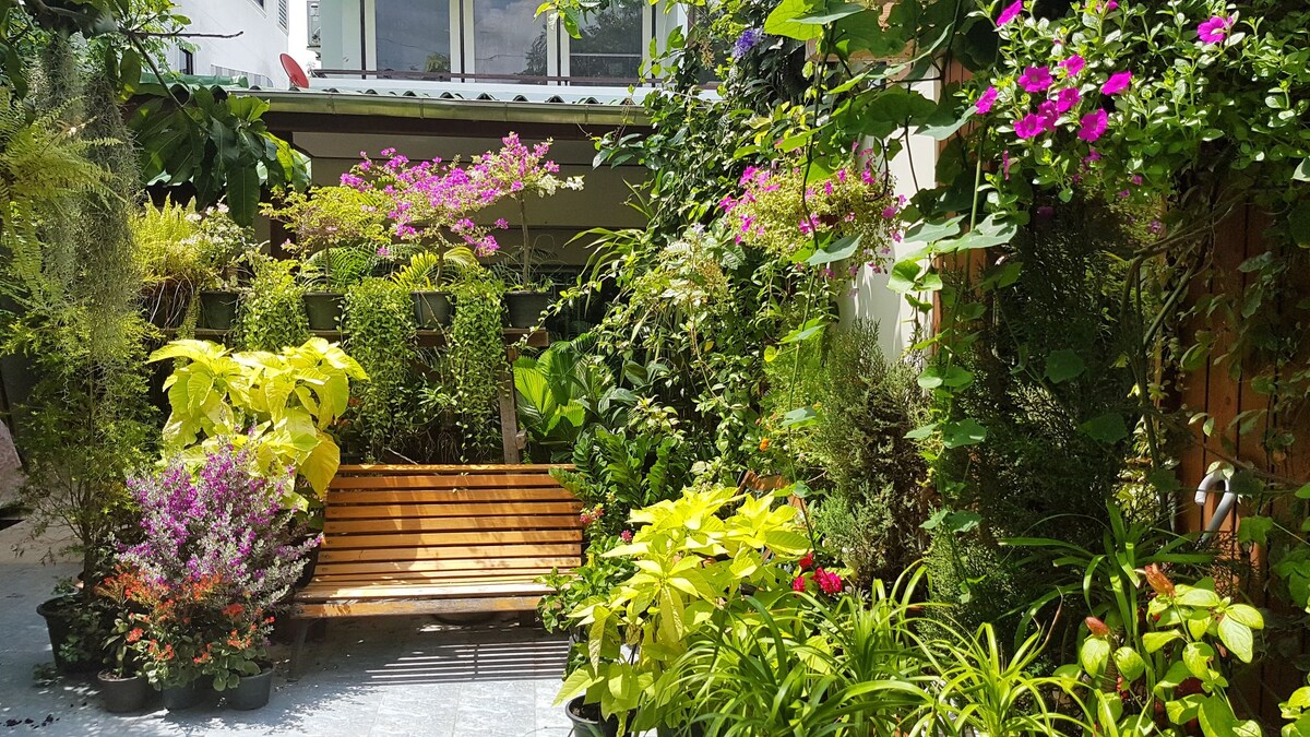 houseplant room 10 mins to don mueang airport(dmk)