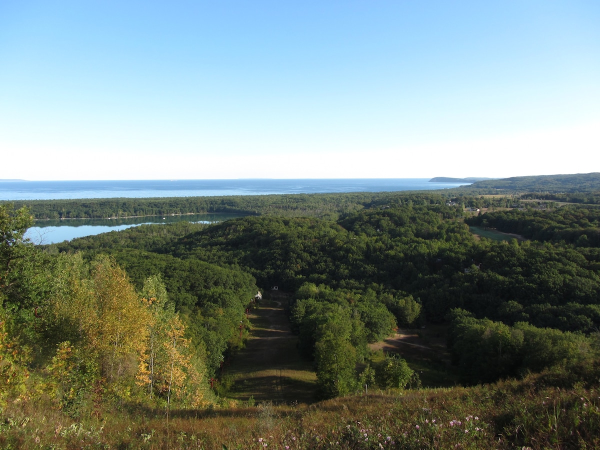 Lovely Leelanau的舒适联排别墅~