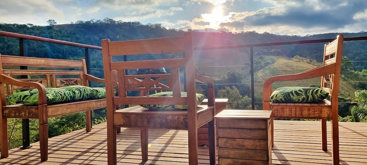 Casa de Campo com rio e piscina em Secretário