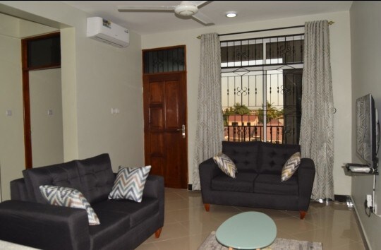 Peniel Apartments Sinza距离Mlimani City Mal 300米