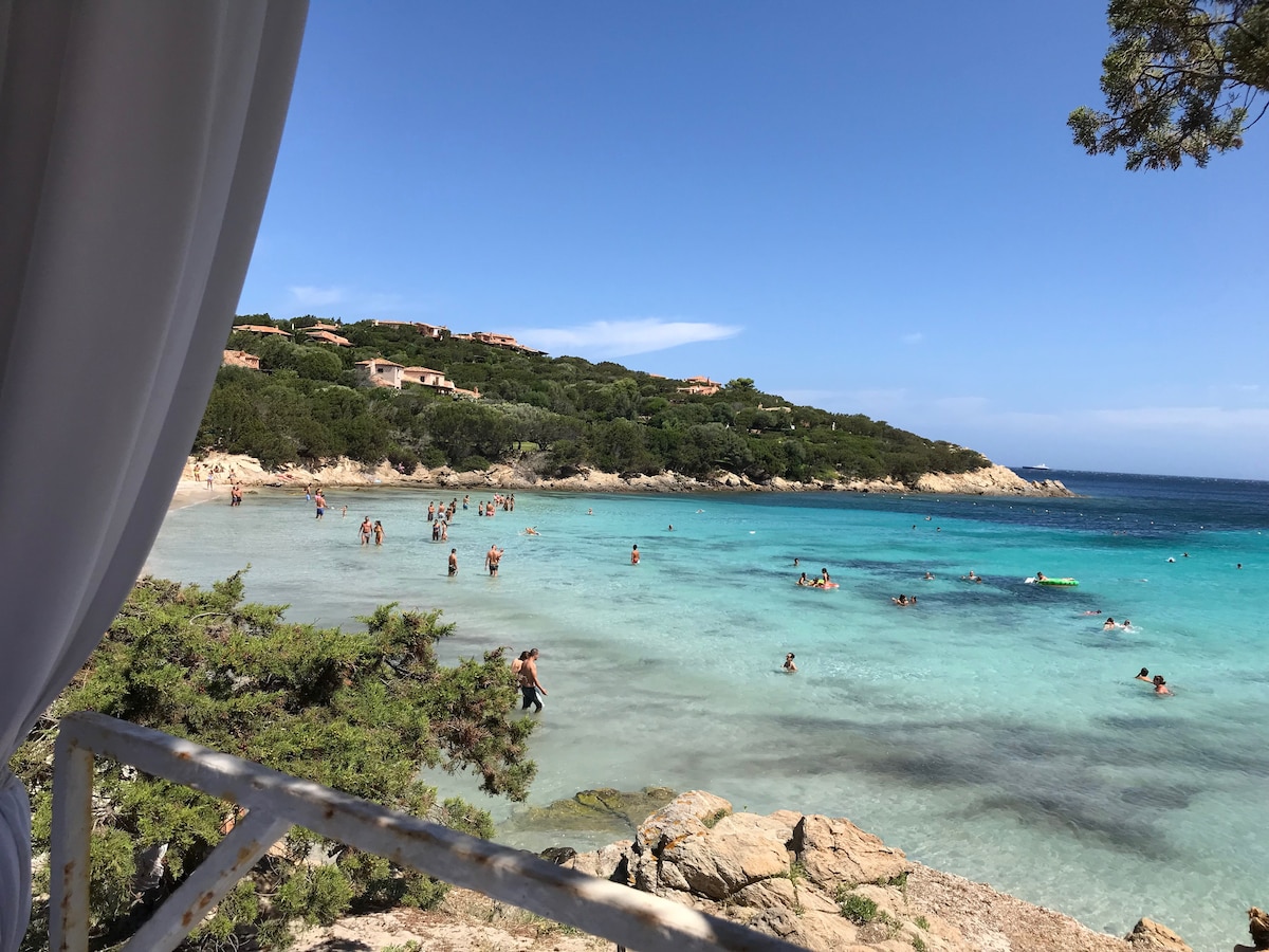 卡拉格拉努（ Cala Granu ）迷人的别墅，距离海边仅数步之遥