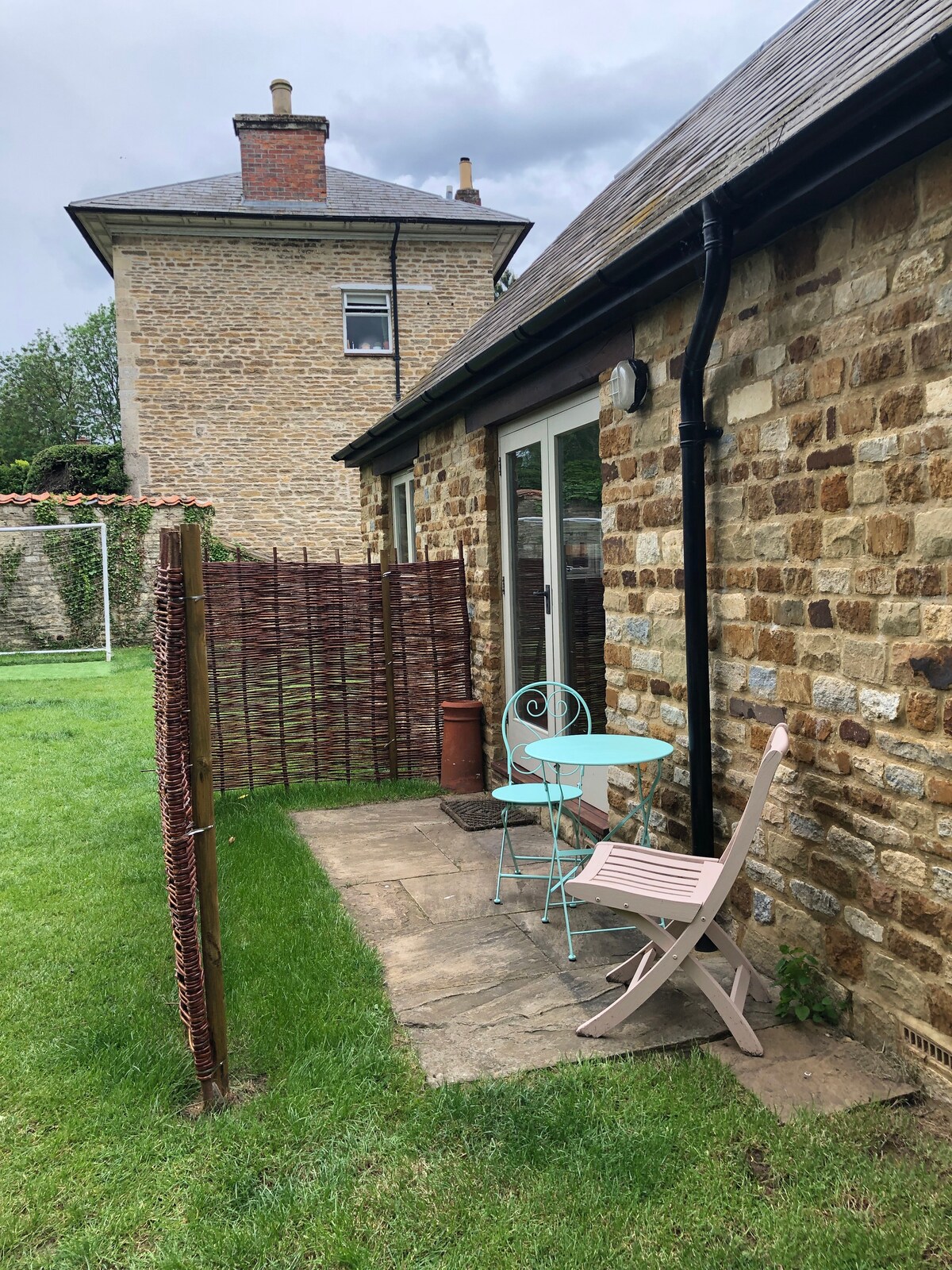 位于1号小屋（ Isham、Northamptonshire ）