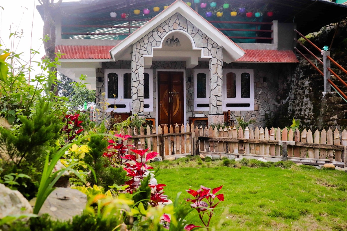 A Quiet Nest : Cottage