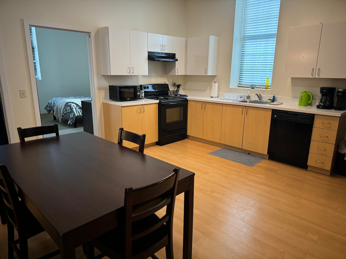 The Beech 4: 2 Bedroom-Simple and Walkable
