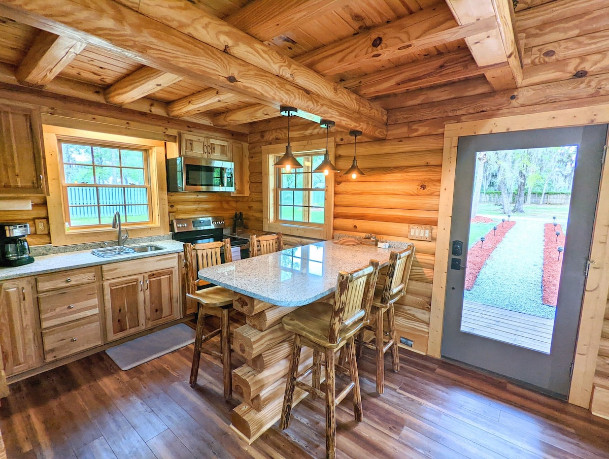 Serene Savannah River Cabin! GATED with breakfast!