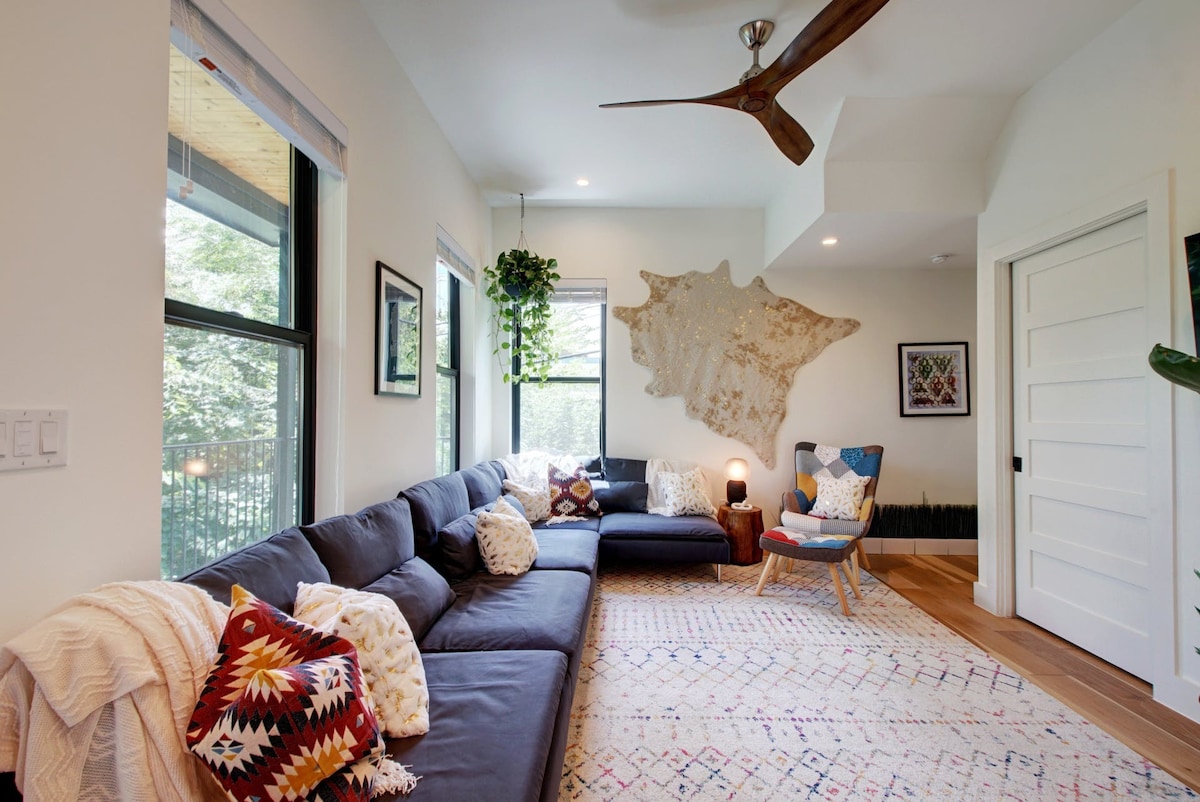 Charming East Austin Retreat, Close to it All!
