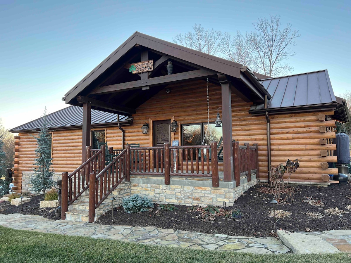 A peaceful 4 bedroom cabin in the country