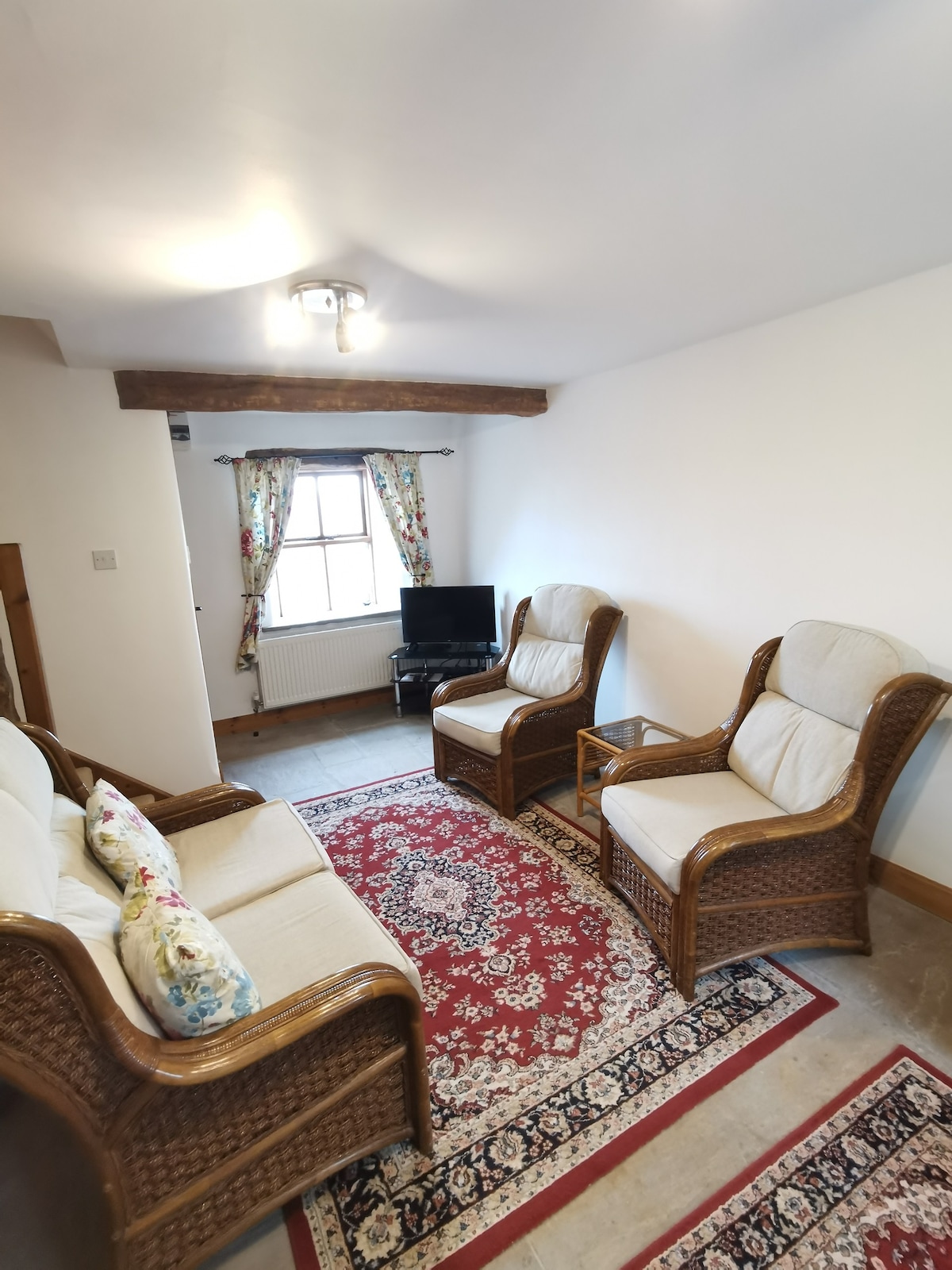 Crimpton Farm Cottages - The Owl