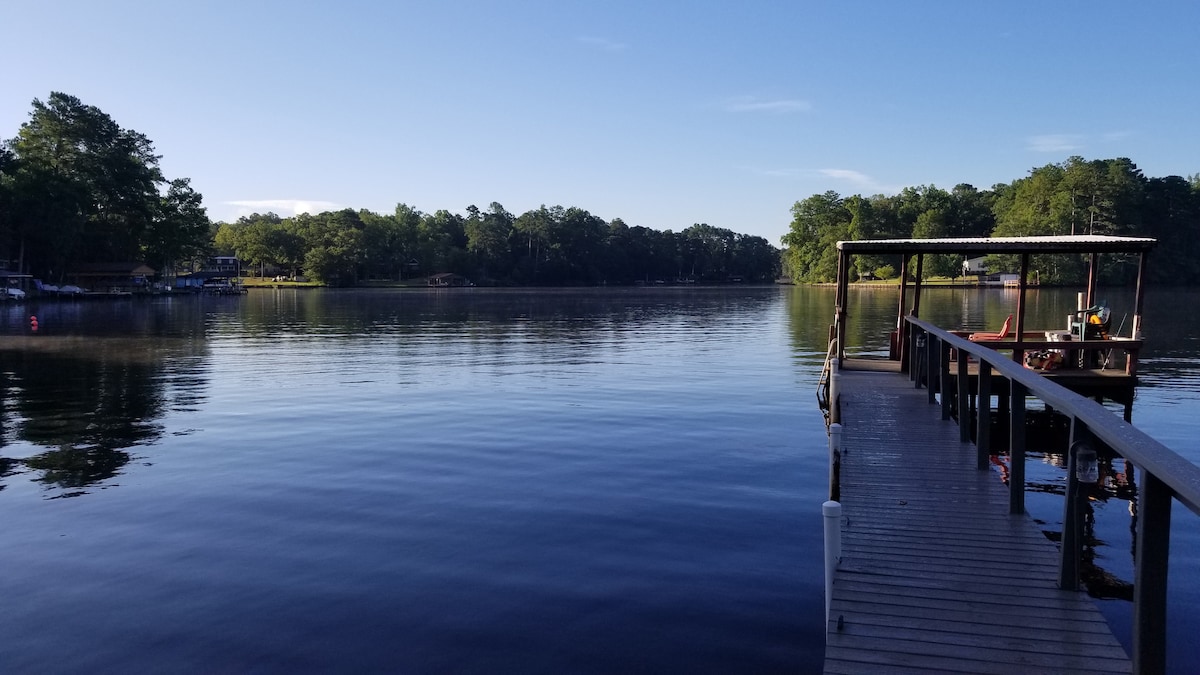 Jenny's Cove Cottage ur retreat on Lake Sinclair