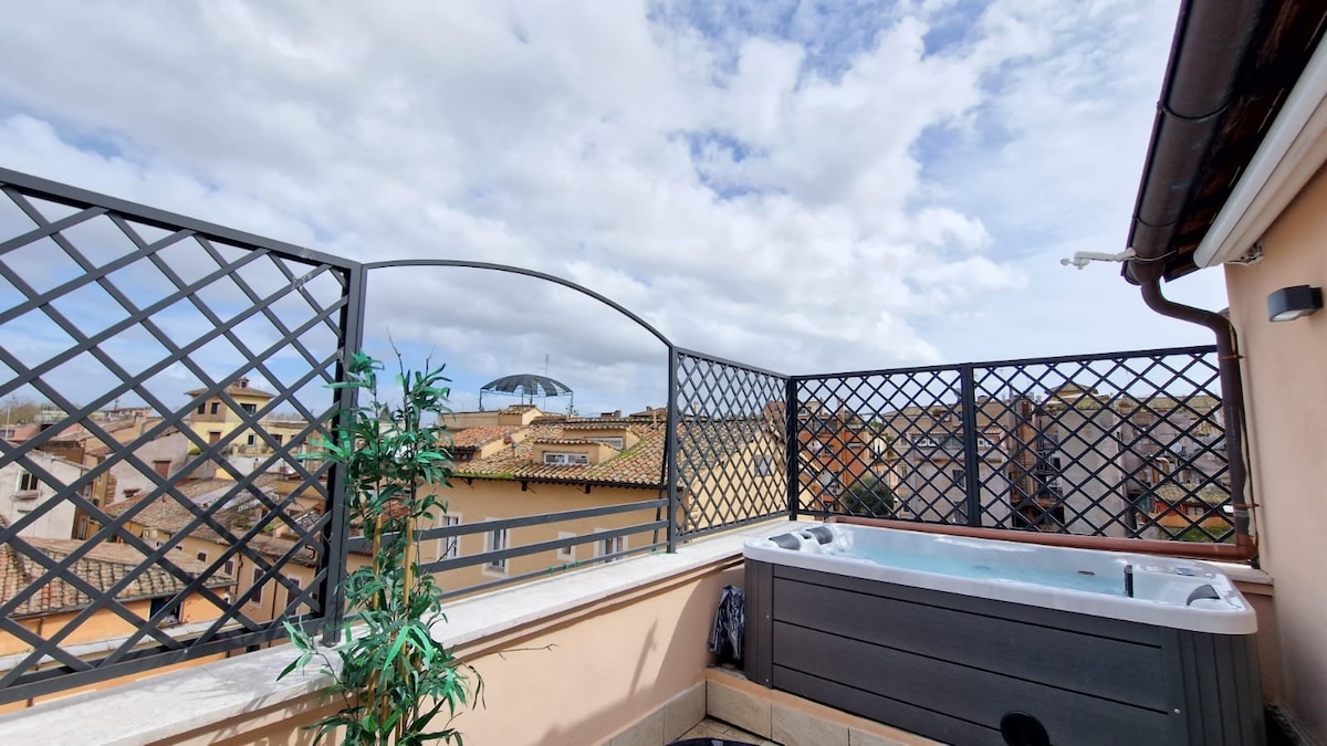 Luxury Jacuzzi Terrace in Trastevere!