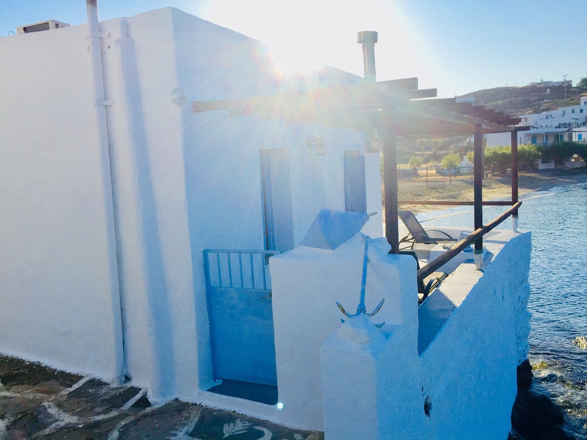 Our Little Boathouse    ...in Sifnos