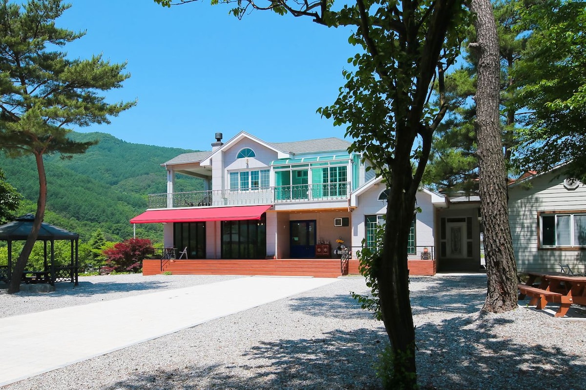 Gapyeong Primavera (Gapyeong Cafe Large Private Pension)