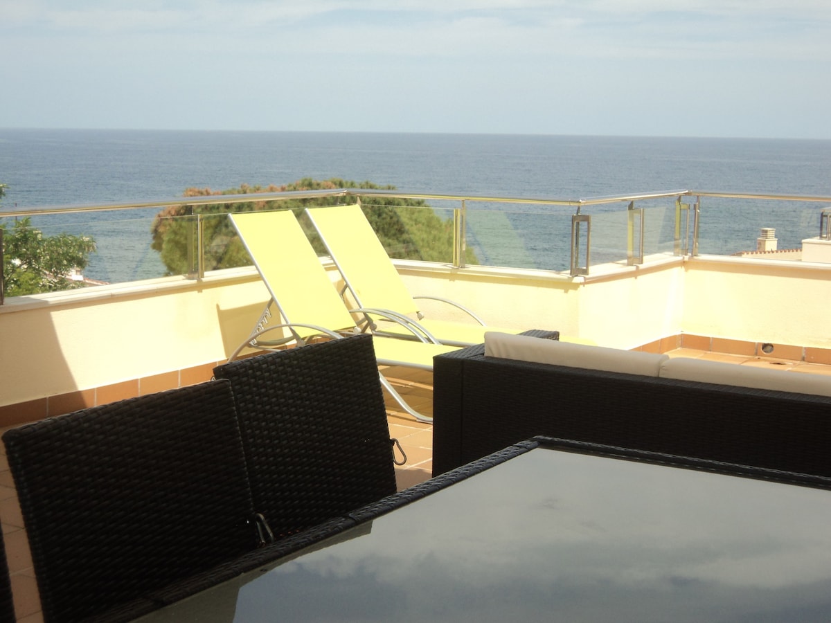 Ático con piscina, wifi y vista sobre el mar