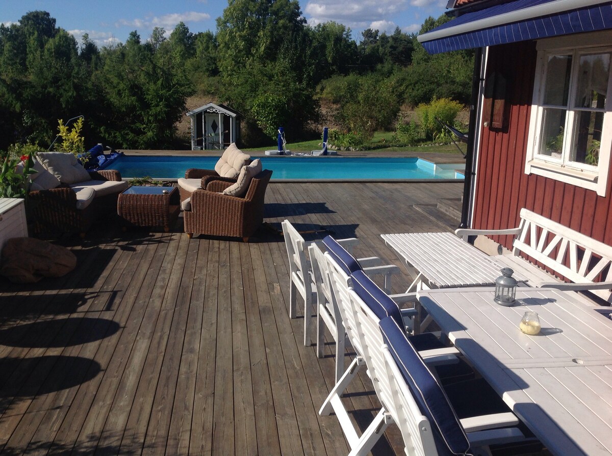 Big house with pool close to Stockholm