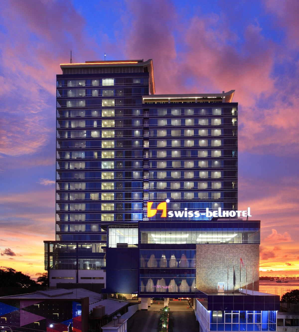 Swiss-Belhotel在Makassar提供早餐的房间