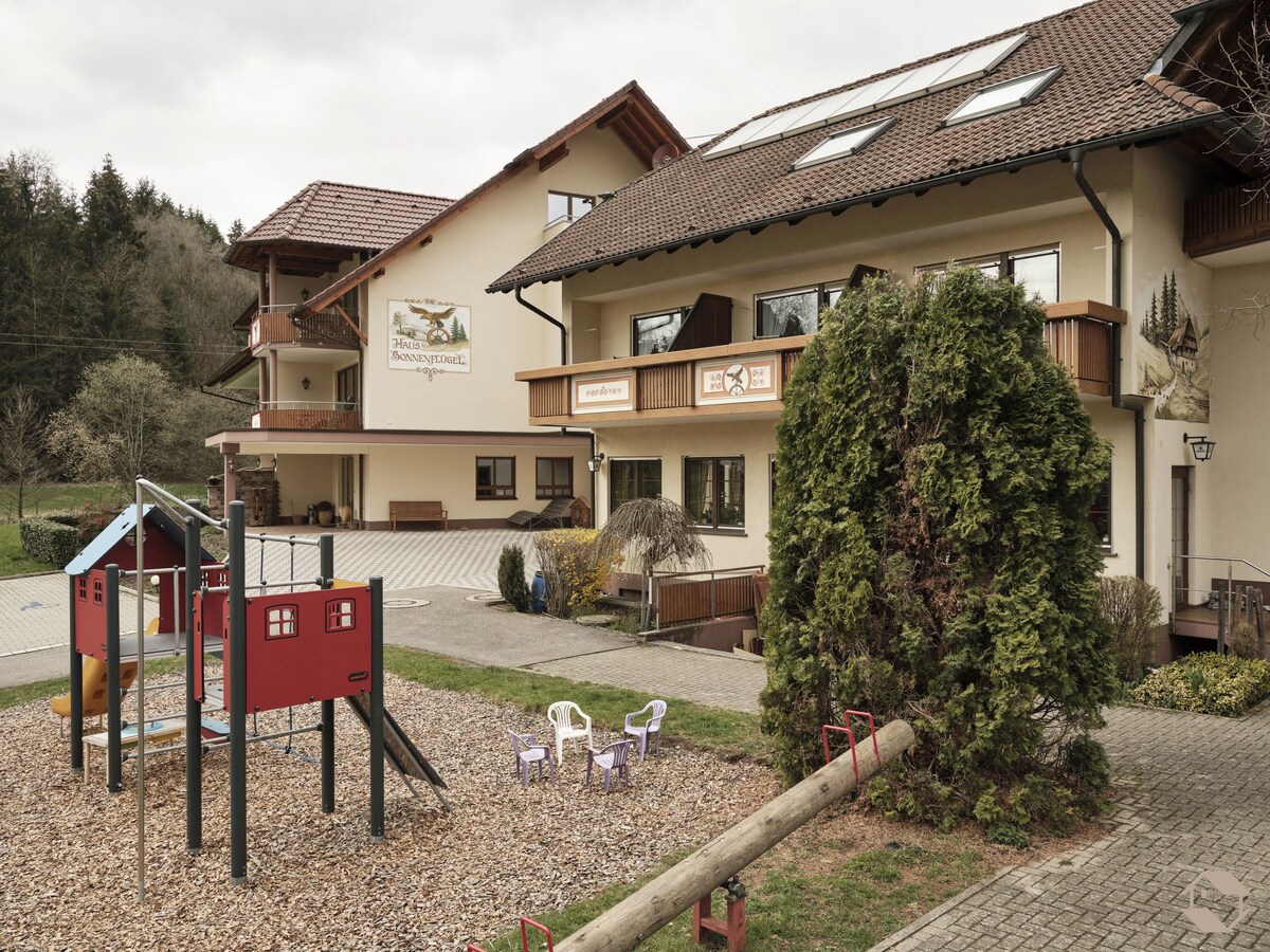 Landgasthof Adler-Pelzmühle, (Elzach/Biederbach), Ferienwohnung Heustock im Gästehaus, 78qm, 2 Schlafzimmer