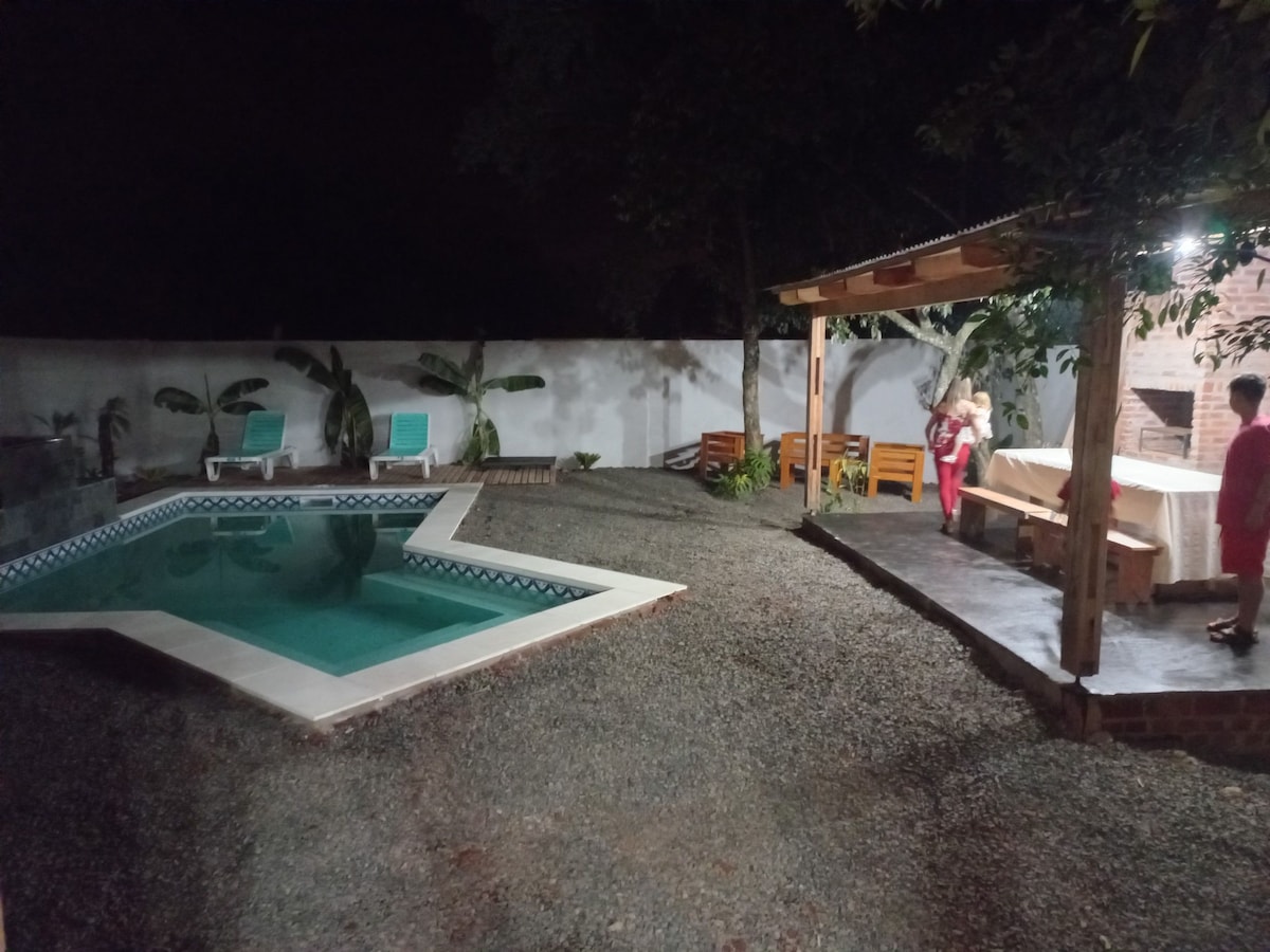 Quinta La Encantada ，带私人泳池的度假木屋。