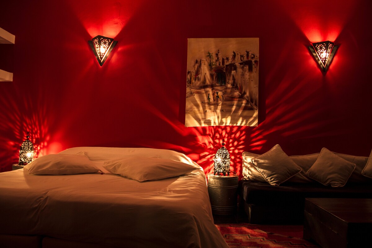 Riad Thalge in Medina - Red Room