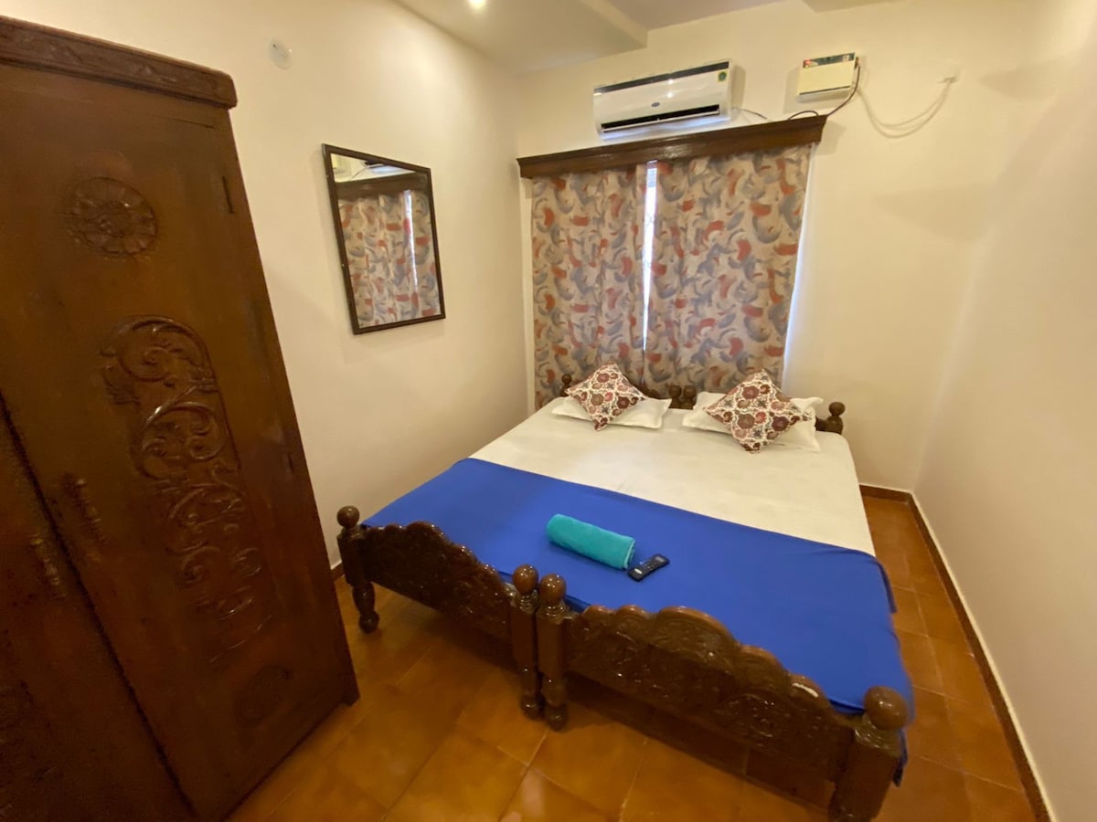 Cozy 2BHK apartment by the beach