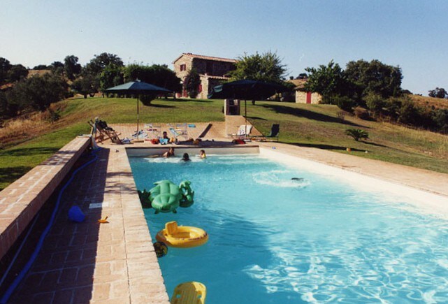 位于马伦玛（ Maremma ）的迷人乡村别墅，带游泳池