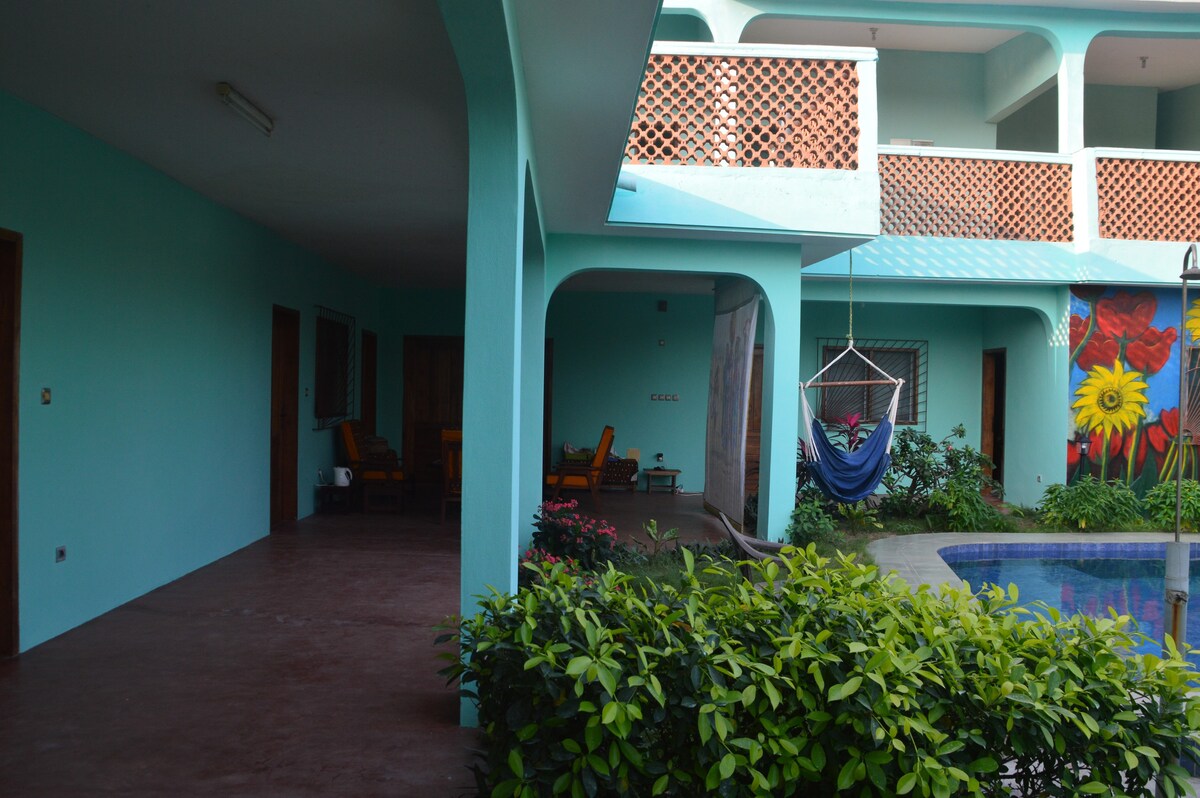 Villa Sonnenblume: Chambre Sahara avec piscine