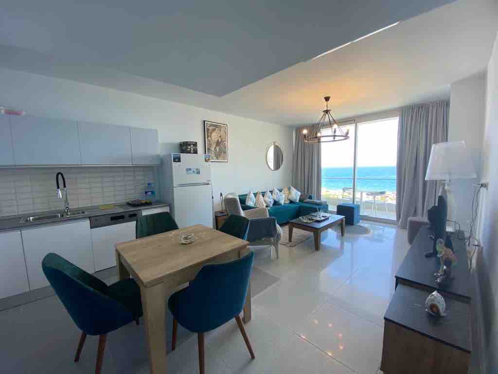 Skyblue oasis  Apartment by the Sea