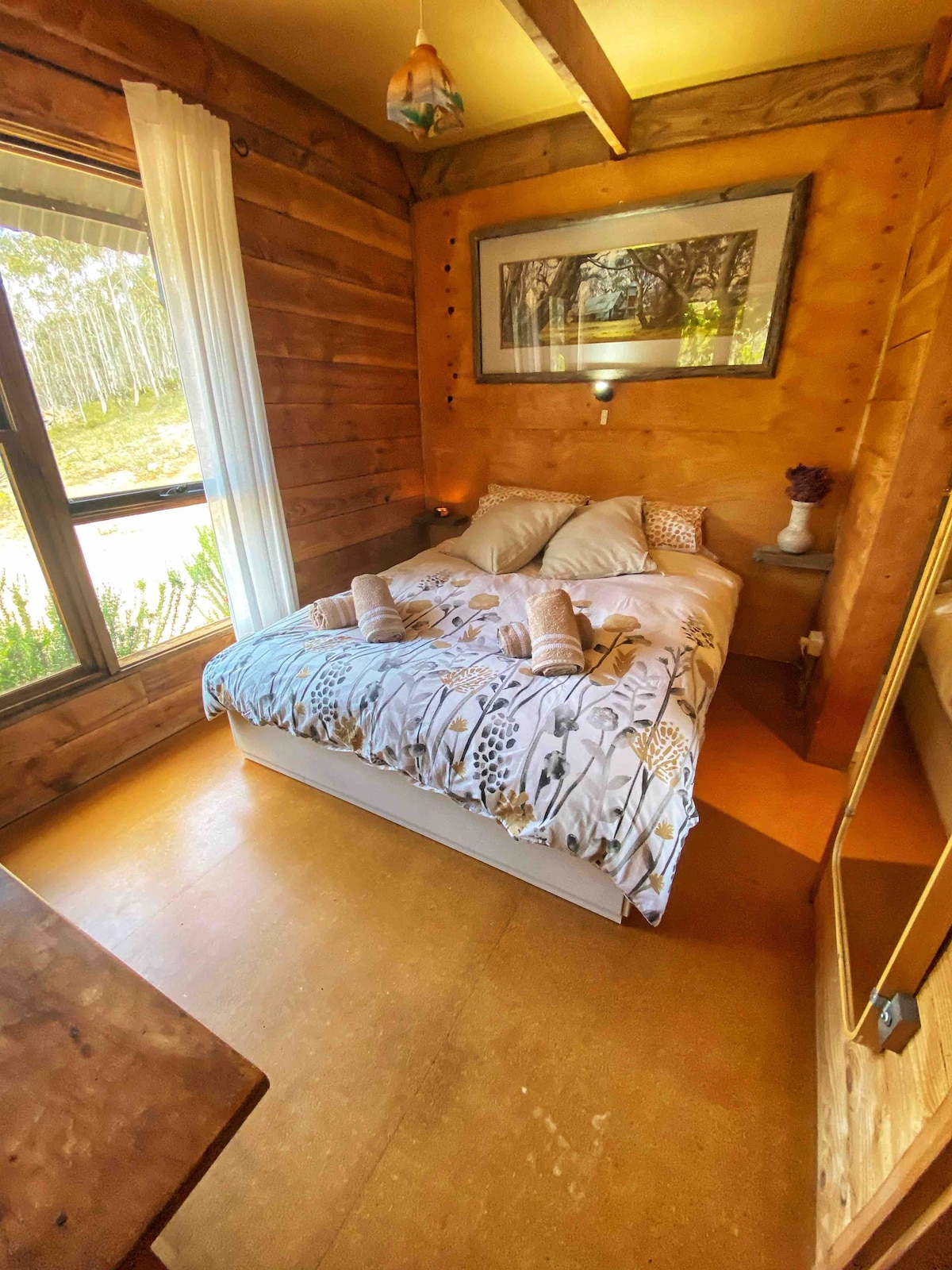 Browns' Off Grid Cabin