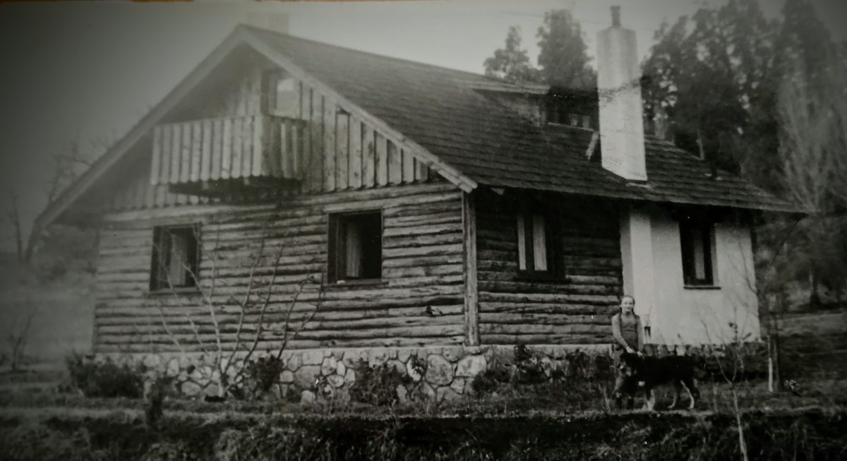 Nahuel Huapi lakeshore históric house的双卧室公寓