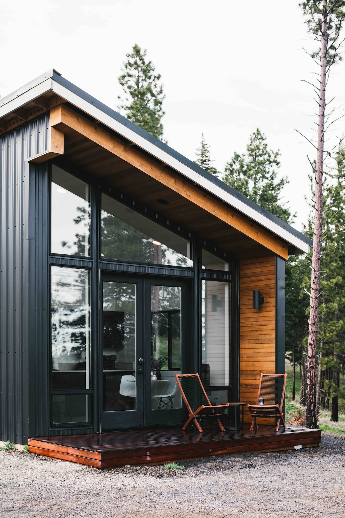 Contemporary tiny cabin